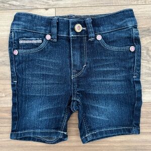 Dark Wash Girls' Levi’s Denim Shorts with Pink Accent